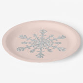 赤面のピンクおよびフェイクなグリッターの銀の雪片 ペーパープレート (アングル)