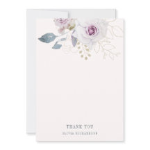 赤面のピンクおよび柔らかいすみれ色の花柄