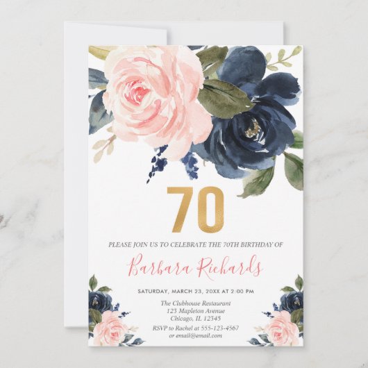 赤面のピンクおよび濃紺の花柄の第70誕生日 招待状 (正面)