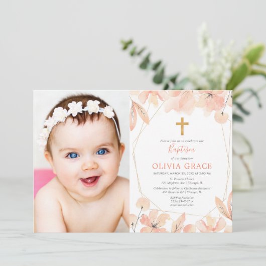 赤面のピンクおよび金ゴールドのエレガントな花の洗礼の写真 招待状 (スタンド正面)