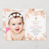 赤面のピンクおよび金ゴールドのエレガントな花の洗礼の写真 招待状 (正面/裏面)