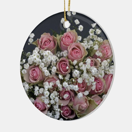 赤面のピンクのバラおよびベビーの呼吸 セラミックオーナメント (左)