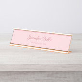 赤面のピンクのバラの金ゴールドの手書きのエレガントなテンプレート デスクネームプレート (正面)
