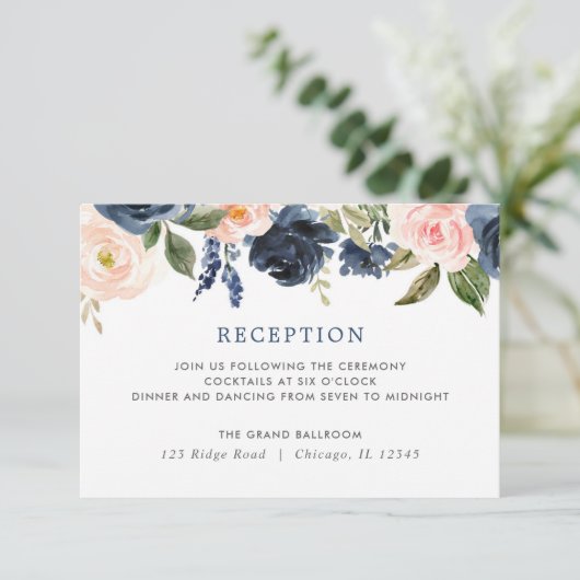 赤面のピンクの濃紺の花のバラの披露宴 エンクロージャーカード (スタンド正面)