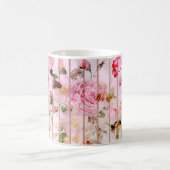 赤面のピンクの珊瑚の水彩画の花のモダンな縞 コーヒーマグカップ (中央)