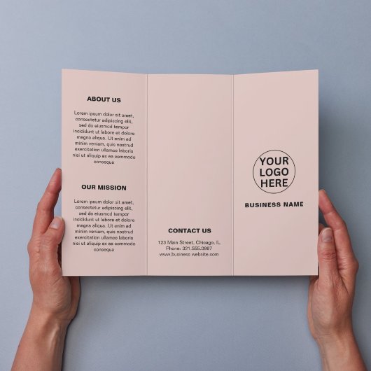 赤面シンプルピンクビジネスロゴ3折パンフレット