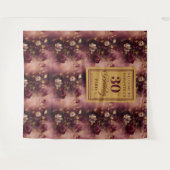 赤面スタイリッシュブルゴーニュ金ゴールド30th誕生日パーティー タペストリー (正面(横))