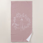 赤面ダスティピンクモダンスクリプガーリートモノグラム名 ビーチタオル (正面)