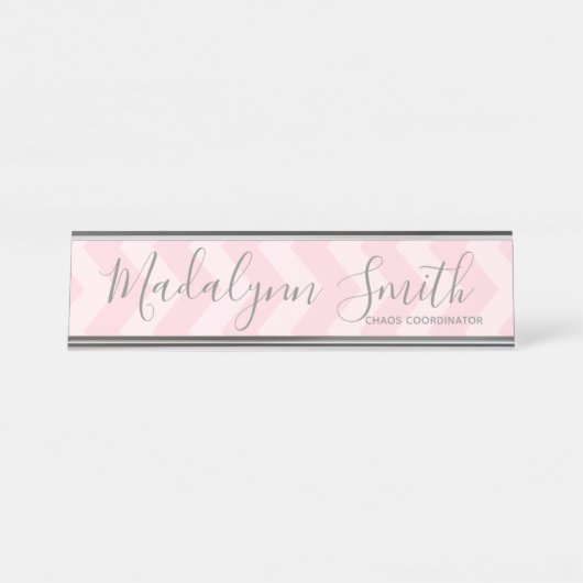 赤面ピンクとグレーのシボロンパターンとビッグネーム デスクネームプレート (正面)