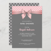 赤面ピンクとグレーの水玉模様ボウベビーシャワー 招待状 (正面/裏面)