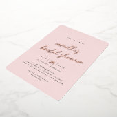 赤面ピンクとバラ金ゴールド |シンプルブライダルシャワー 箔招待状 (回転した状態)