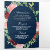 赤面ピンクとブルゴーニュフローラネイビーウッド結婚ズ 三つ折り招待状 (内部最初)