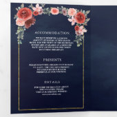 赤面ピンクとブルゴーニュフローラネイビーブルー結婚ズ 三つ折り招待状 (内部最初)