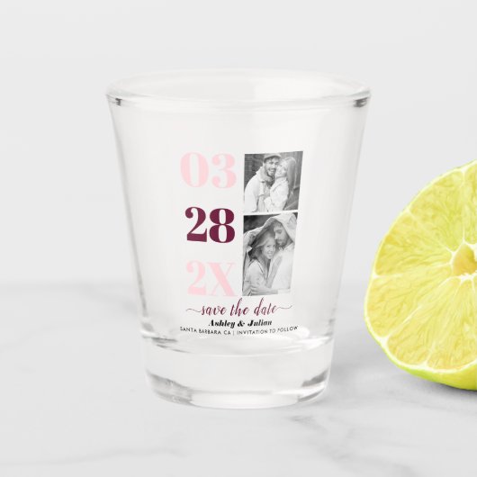 赤面ピンクとブルゴーニュ2枚の写真Save the Date ショットグラス (正面)