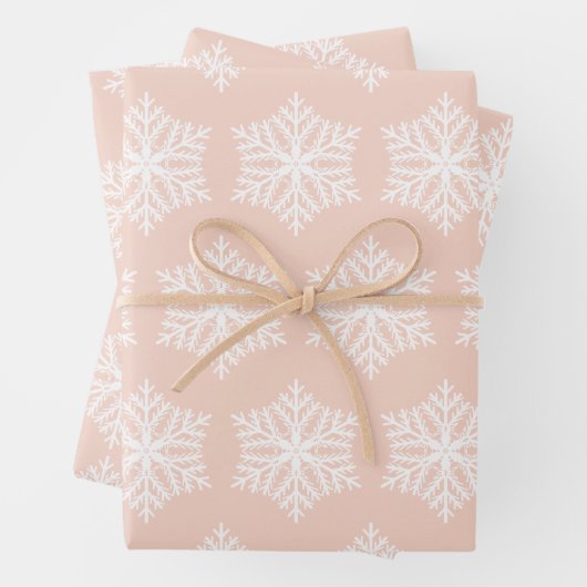 赤面ピンクと白の雪片クリスマス ラッピングペーパーシート (インサイチュ)