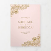 赤面ピンクと金ゴールドレ結婚ースの写真 三つ折り招待状 (カバー)