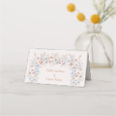 赤面ピンクと青の水色のフローラ プレイスカード (正面)