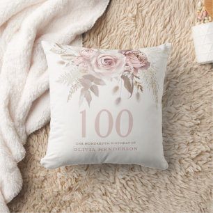 赤面ピンクのバラの花100th誕生日パーティーギフト クッション