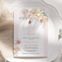 赤面ピンクのフローラベビーで開花ベビーシャワー