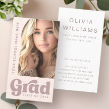 赤面ピンクのレトロ卒業生の卒業写真