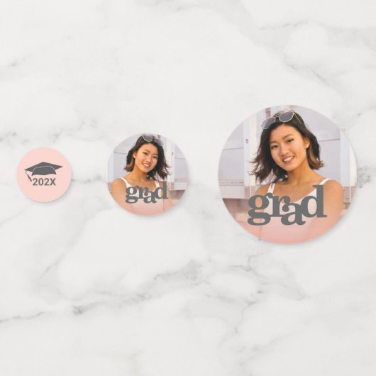 赤面ピンクの卒業式3フォトはっきりしたシックタイポグラフィ コンフェッティ (裏面)