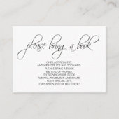 赤面ピンクの女の子が本を持ってくる赤ちゃんシャワーインサート エンクロージャーカード (正面)