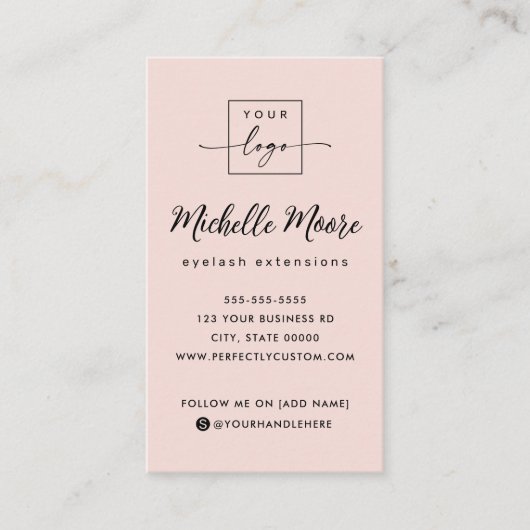 赤面ピンクの縦カスタム線ロゴ 名刺 (正面)