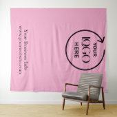 赤面ピンクの背景 – ビジネスカスタムロゴ タペストリー (インサイチュ(横))