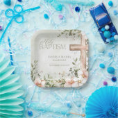 赤面ピンクの花の木製クロスバプティスグリーン ペーパープレート (パーティー)