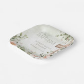 赤面ピンクの花の木製クロスバプティスグリーン ペーパープレート (傾斜あり)