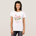 赤面ピンクの花嫁フローラの水色tシャツ tシャツ<br><div class="desc">水色フローラ結婚花嫁のハネムーンギフトTシャツ。あなたの友人の姉弟ママパパ叔母の娘の息子の姪の甥の祖母のための完璧な贈り物。トレンドスクリプトの文字とモダン水彩画の画像。この思慮深い贈り物や誕生日結婚贈り物で生活を楽にし、特別な人を見せ気にる、または単に自分自身を扱う。上のクリック店の名前だけで、コレクションの他の人を参照するには、例えばbridesmaidとメイド・オブ・オーナー（花嫁付き添い人）、花嫁の母。</div>