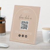 赤面ピンクアーチCovidチェックインまたは支払いQRコード 台座サイン (インサイチュ)