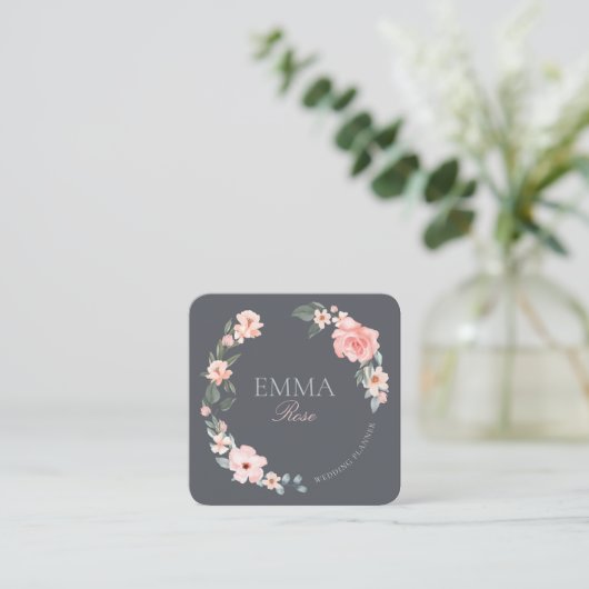 赤面ピンクウォーターカラーフローラバラウェディングプランナー スクエア名刺 (スタンド正面)