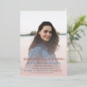 赤面ピンクウォーターガーリーカラースウィート16バラ金ゴールド 箔招待状 (立ち正面)