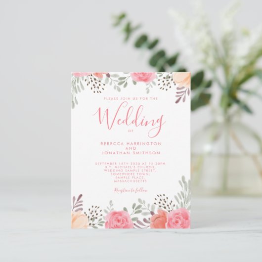 赤面ピンクウォーター色フローラバラ結婚式の招待 ポストカード (スタンド正面)