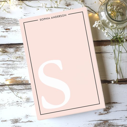 赤面ピンクグラフィックモノグラムパーソナライズされた名 ポストイット