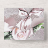 赤面ピンクサテンボウ&バラロマン結婚ティックの写真 オールインワン招待状 (裏面)