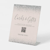 赤面ピンクシルバーウェディングカードギフトQRコード 台座サイン (正面)