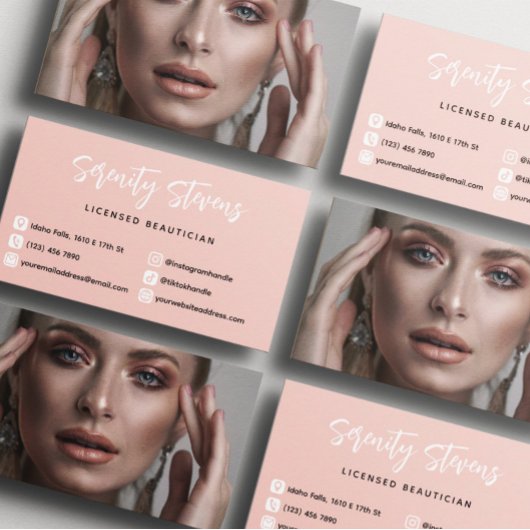 赤面ピンクスタイリッシュビューティシアンソーシャルメディア写真 名刺
