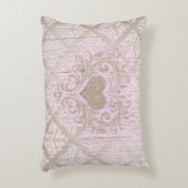 赤面ピンクダマスクとハート アクセントクッション (正面(垂直))