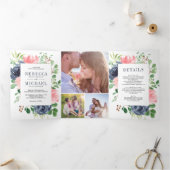 赤面ピンクネイビーブルーフローラフォトコラージュ結婚ズ 三つ折り招待状 (内部)