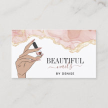 赤面ピンクネイルサロン女性手爪、 ネイル技術者