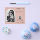 赤面ピンクビジネス美しいヘア爪、 ネイルメイクアップサロン チラシ (シングル)