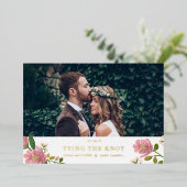 赤面ピンクフローラブーケと金ゴールド保存日 箔招待状 (立ち正面)