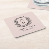 赤面ピンクフローラモノグラ結婚ムの紋章モダン スクエアペーパーコースター (アングル)