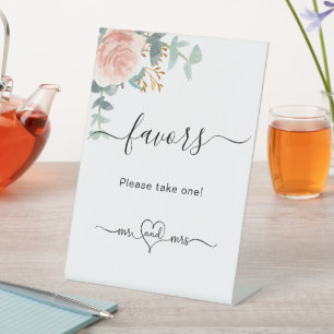 赤面ピンクフローラユーカリ結婚式の引き出物 台座サイン