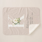 赤面ピンクフローラレターKベビースクリプト誕生統計 シェルパブランケット (正面(横))