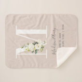 赤面ピンクフローラレターMベビースクリプト誕生統計 シェルパブランケット (正面(横))