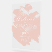 赤面ピンクブラシモダンストローク誕生日へようこそ アクリルサイン (傾斜)