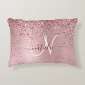 赤面ピンクブラシ仕上げメタルグリッターモノグラム名 アクセントクッション (正面)